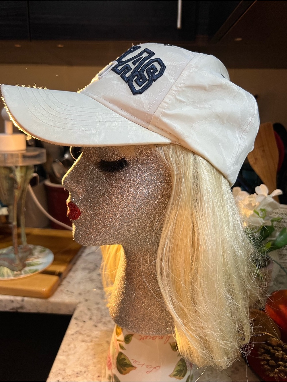 Embroidered White Dallas Cowboys Cap with Navy Logo EXCELLENT condition